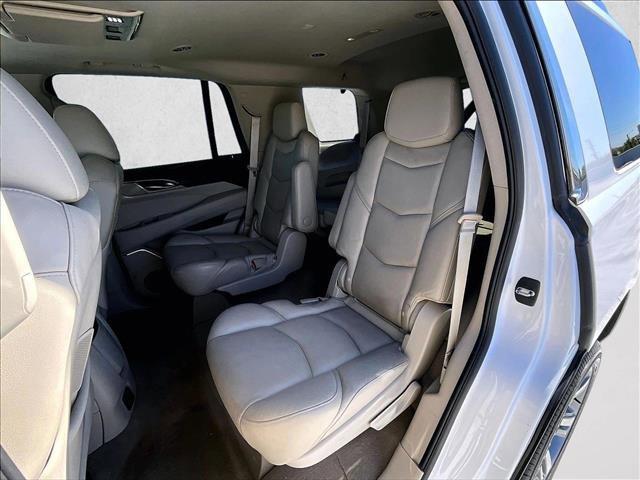 Used 2017 Cadillac Escalade Luxury image 28