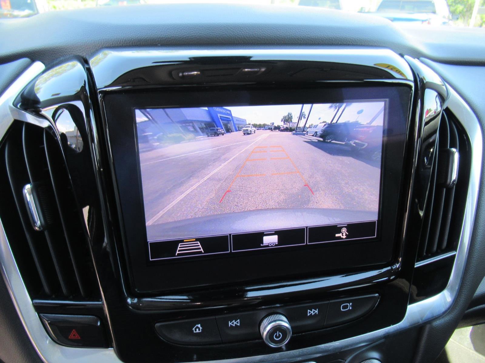 Used 2021 Chevrolet Traverse LT FWD image 29