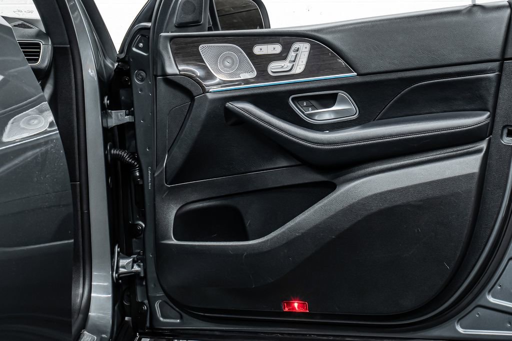 Used 2020 Mercedes-Benz GLS 450 4MATIC image 10