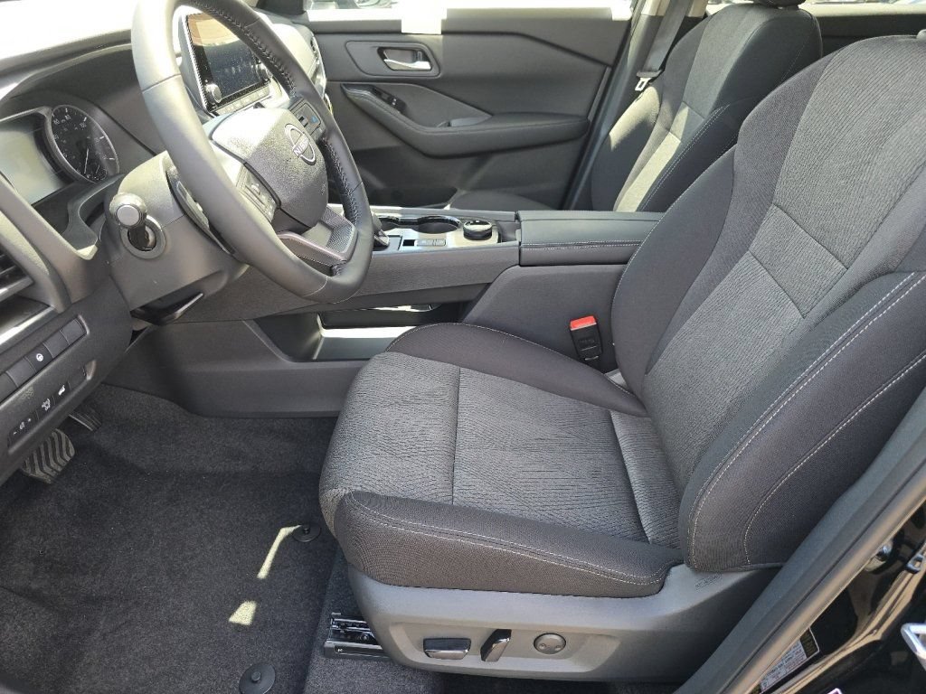 New 2026 Nissan Rogue SV w/ Cold Weather Package AWD/4WD image 14