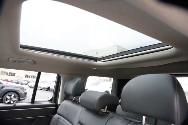 Certified 2025 Hyundai Santa Fe Limited image 17