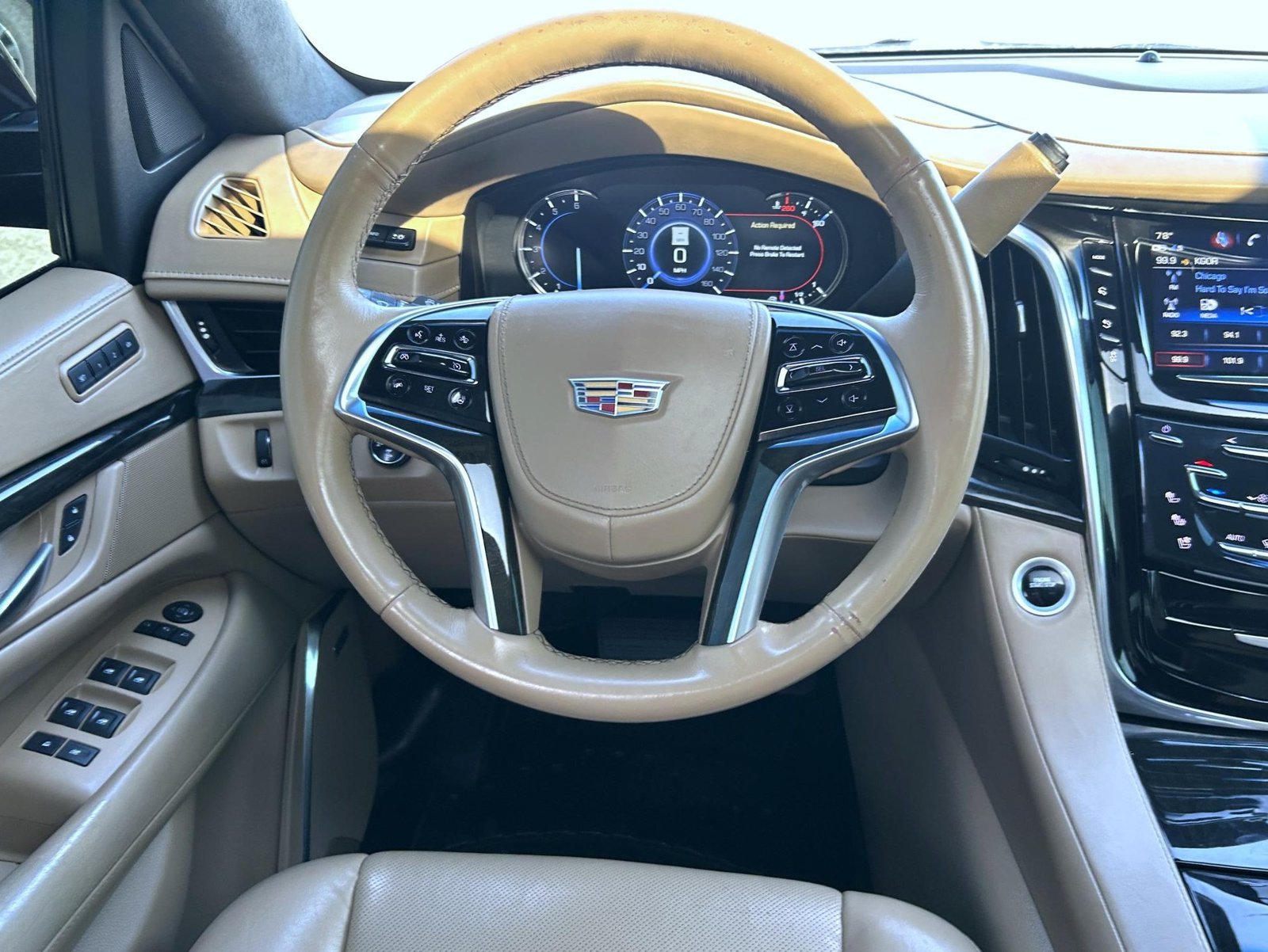 Used 2019 Cadillac Escalade Platinum AWD/4WD image 15