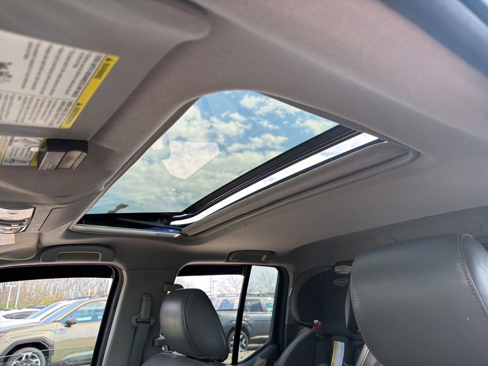 Used 2015 Nissan Frontier SL w/ Moonroof Package image 24