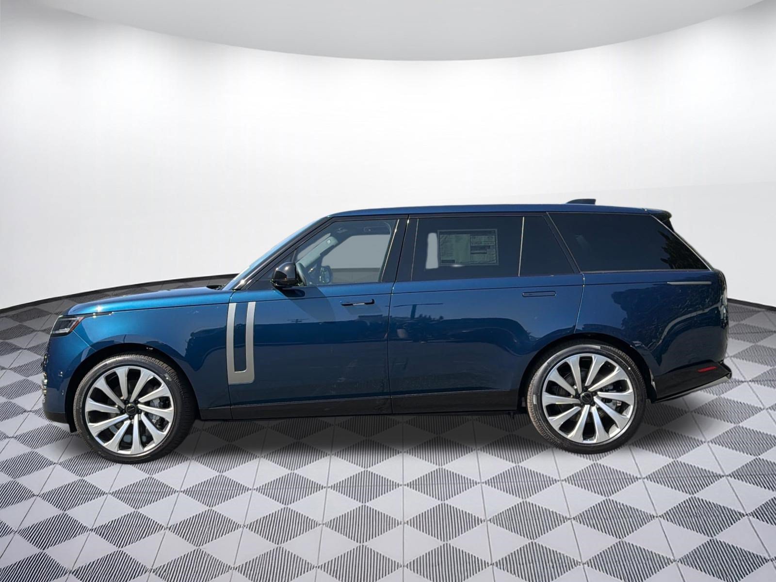 New 2026 Land Rover Range Rover Long Wheelbase SE AWD/4WD image 2