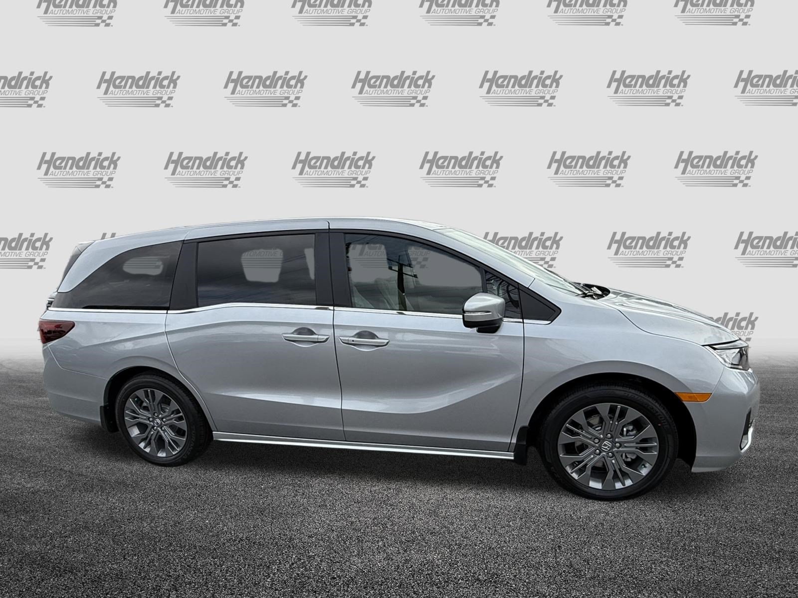 New 2027 Honda Odyssey Touring image 2
