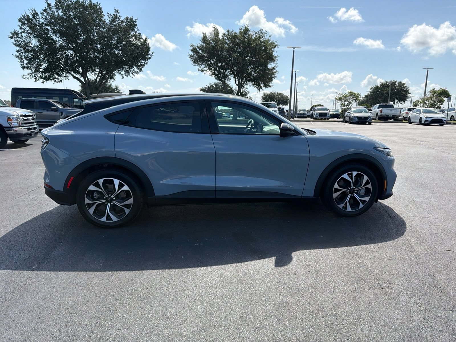 Used 2025 Ford Mustang Mach-E Select w/ Comfort Package Lite AWD/4WD image 4