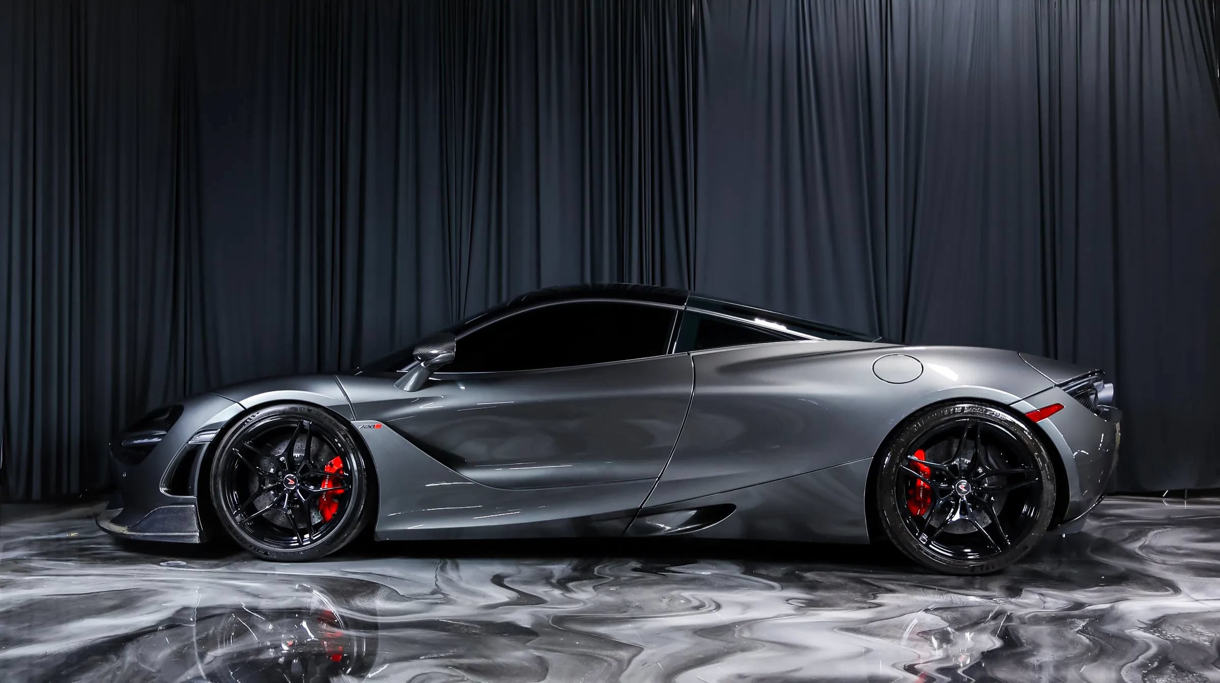 Used 2018 McLaren 720S Luxury RWD image 12