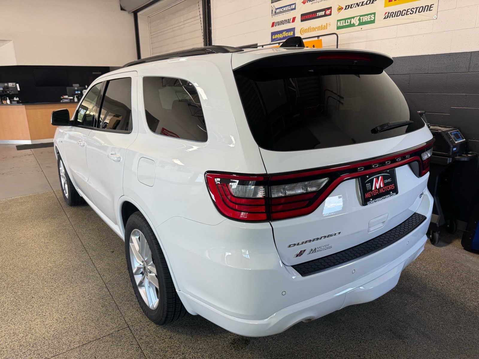 Used 2023 Dodge Durango R/T AWD/4WD image 7