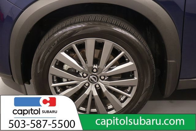 Used 2025 Nissan Pathfinder SL w/ SL Premium Package AWD/4WD image 9