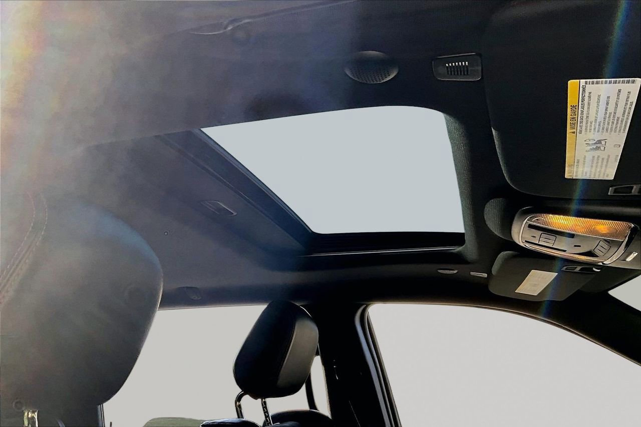 Certified 2024 Dodge Durango R/T w/ Tow 'N Go Package image 16