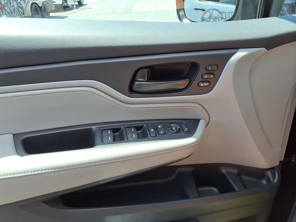 Used 2024 Honda Odyssey EX-L image 17