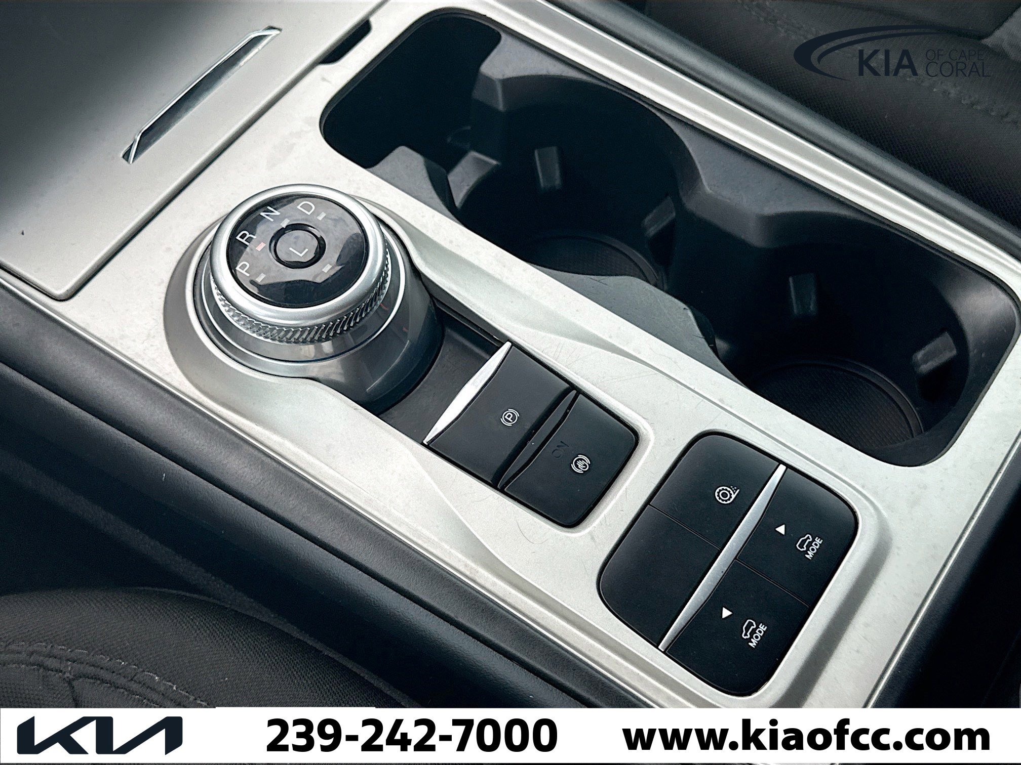 Used 2022 Ford Explorer XLT image 27