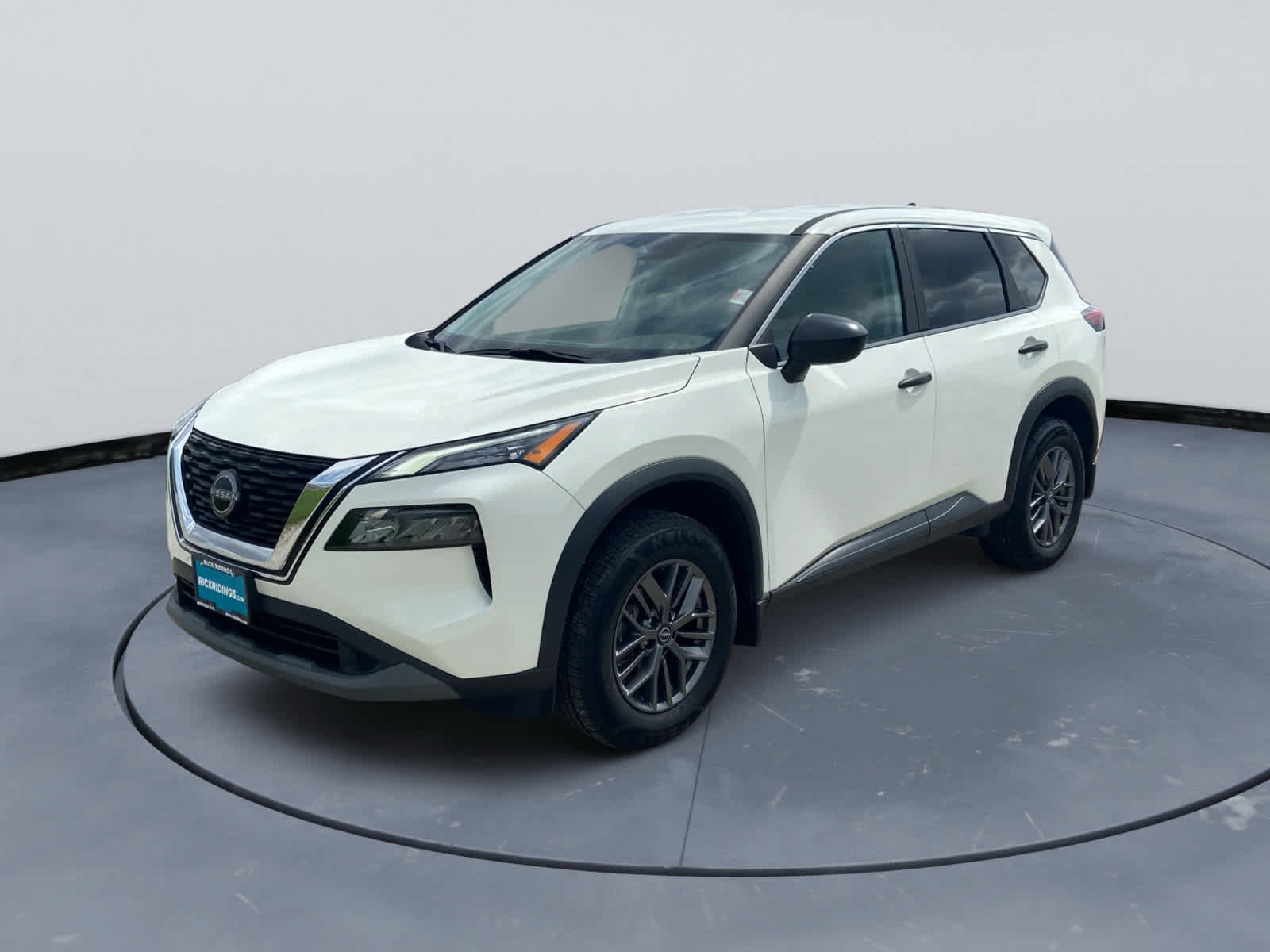 Used 2023 Nissan Rogue S image 11