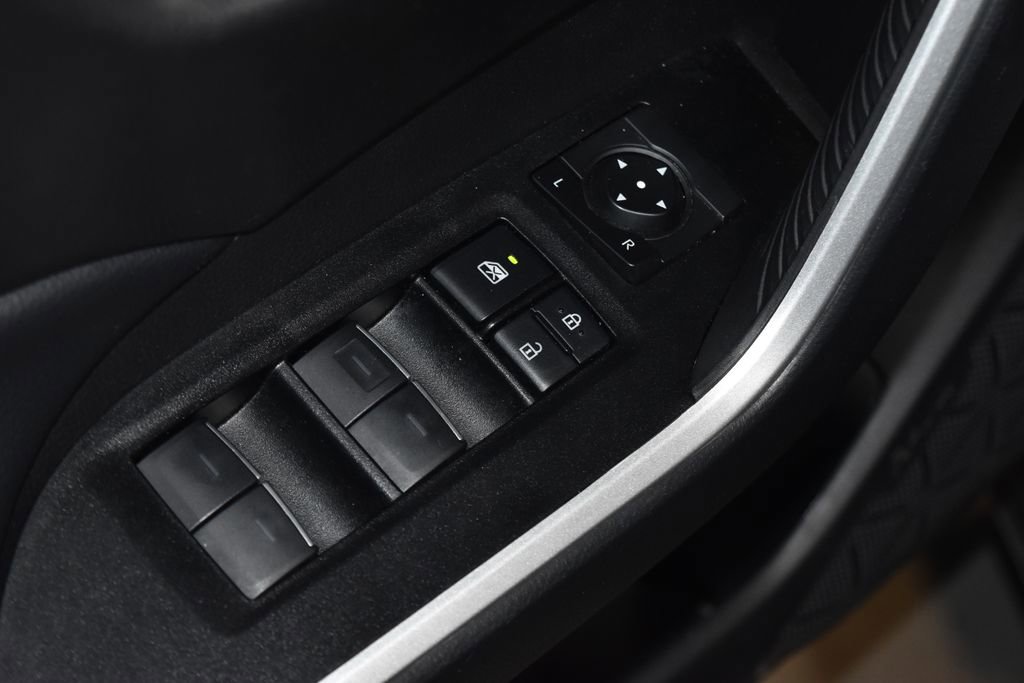 Used 2025 Toyota RAV4 XLE image 5