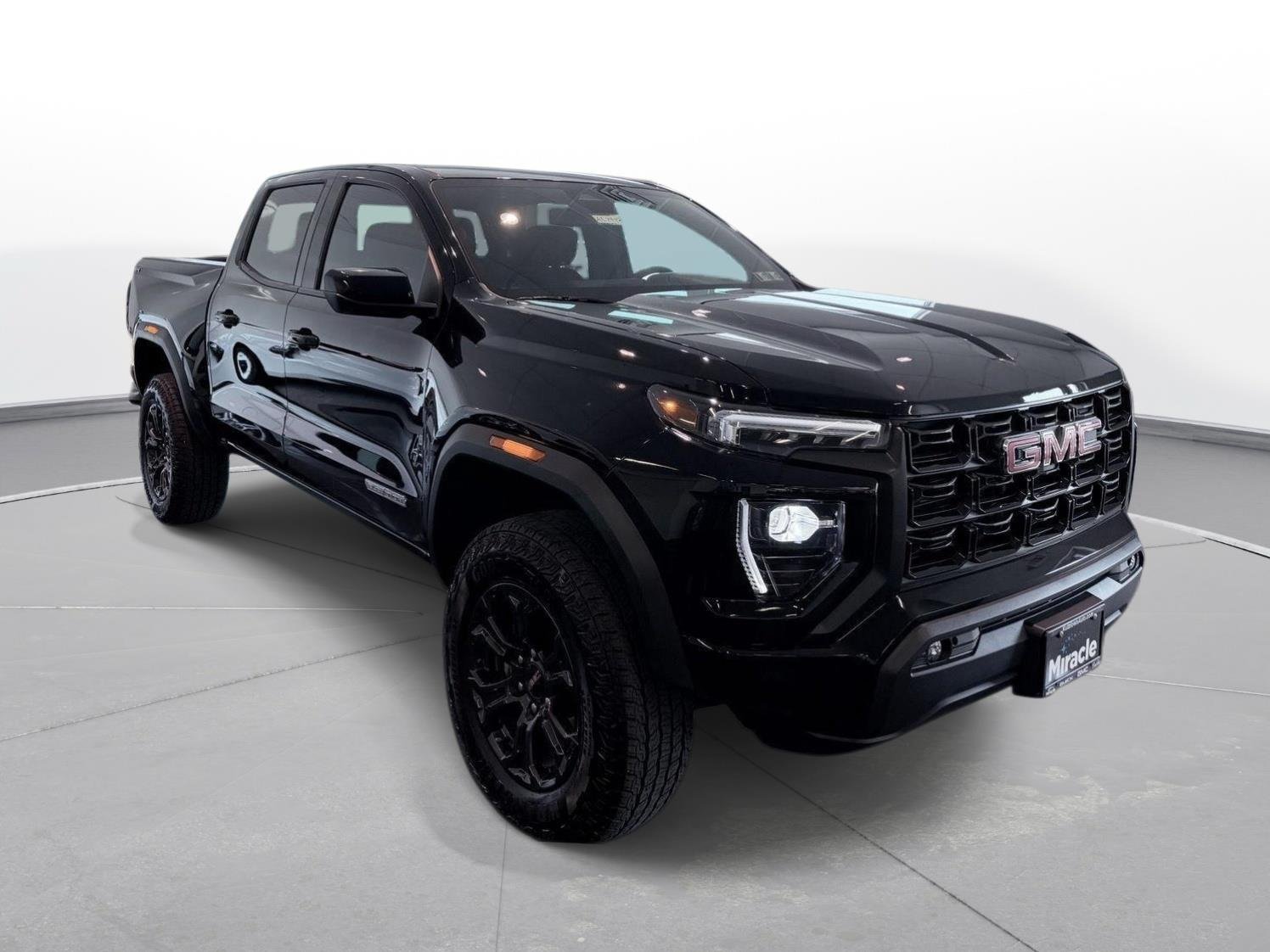 Used 2025 GMC Canyon Elevation w/ Convenience Package AWD/4WD image 9