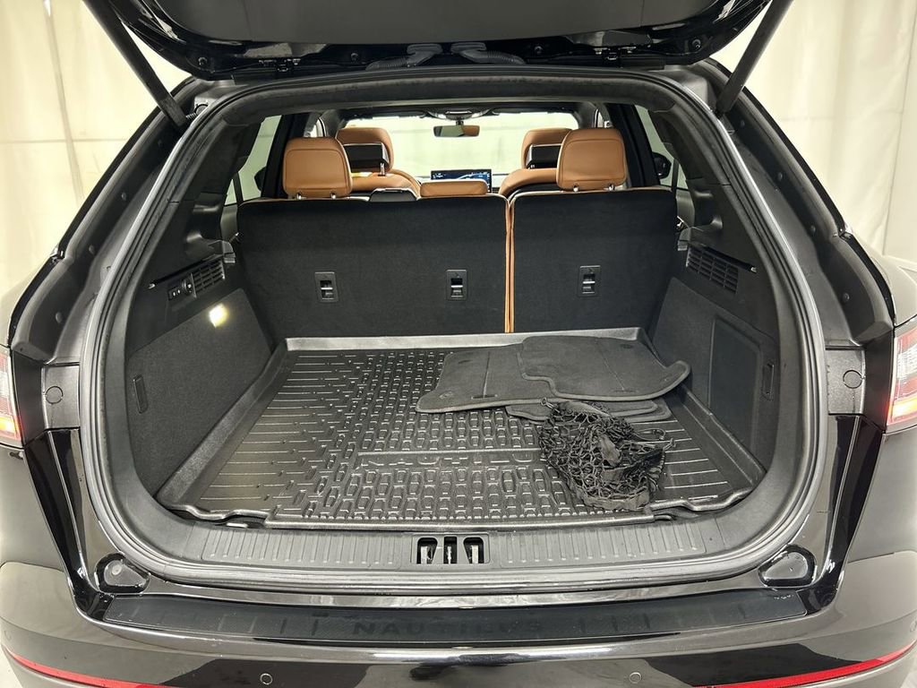 Used 2023 Lincoln Nautilus Black Label image 23