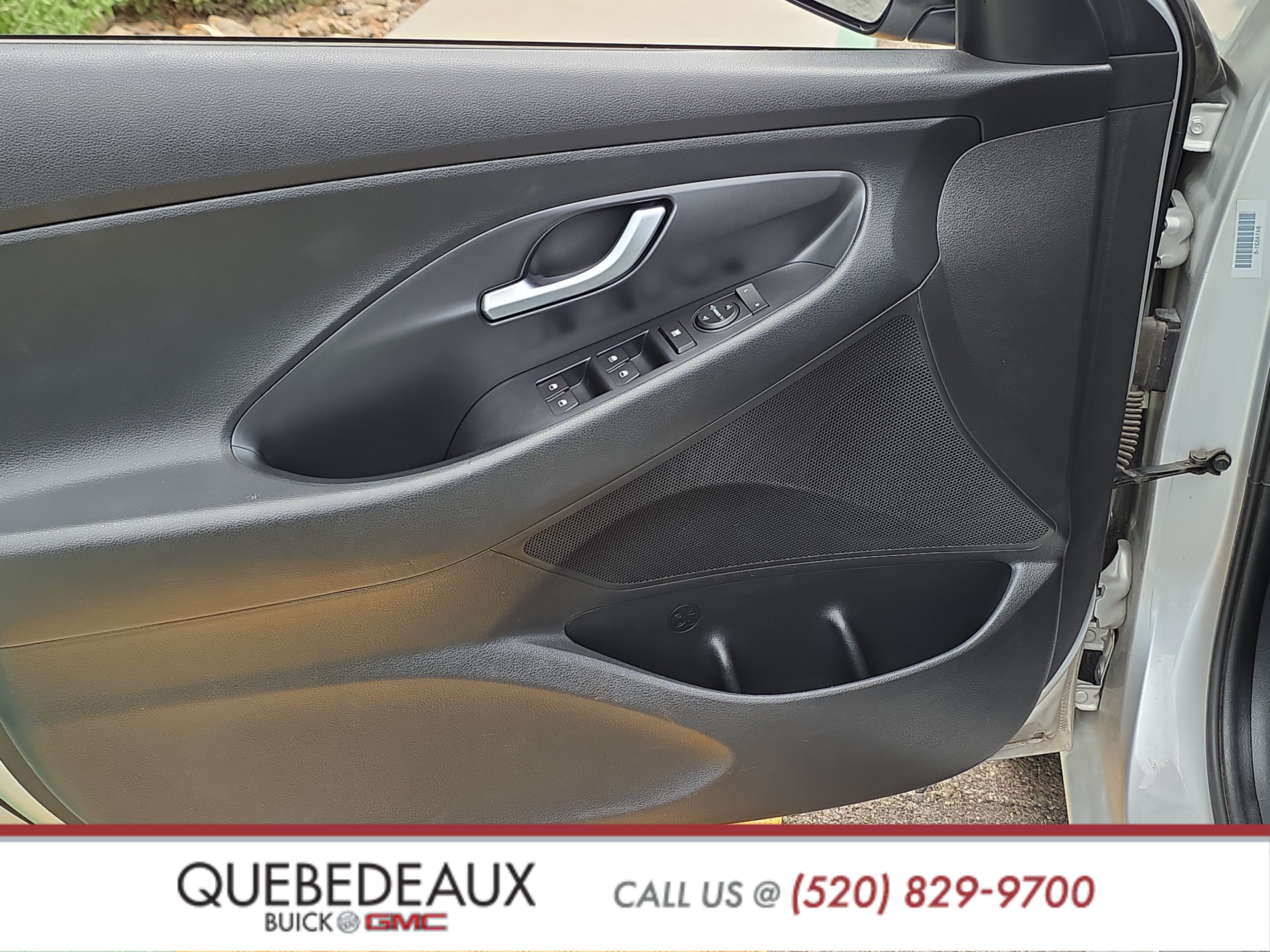 Used 2018 Hyundai Elantra GT FWD image 9