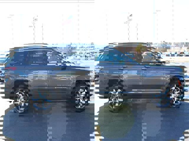 Used 2021 Jeep Grand Cherokee L Limited image 4