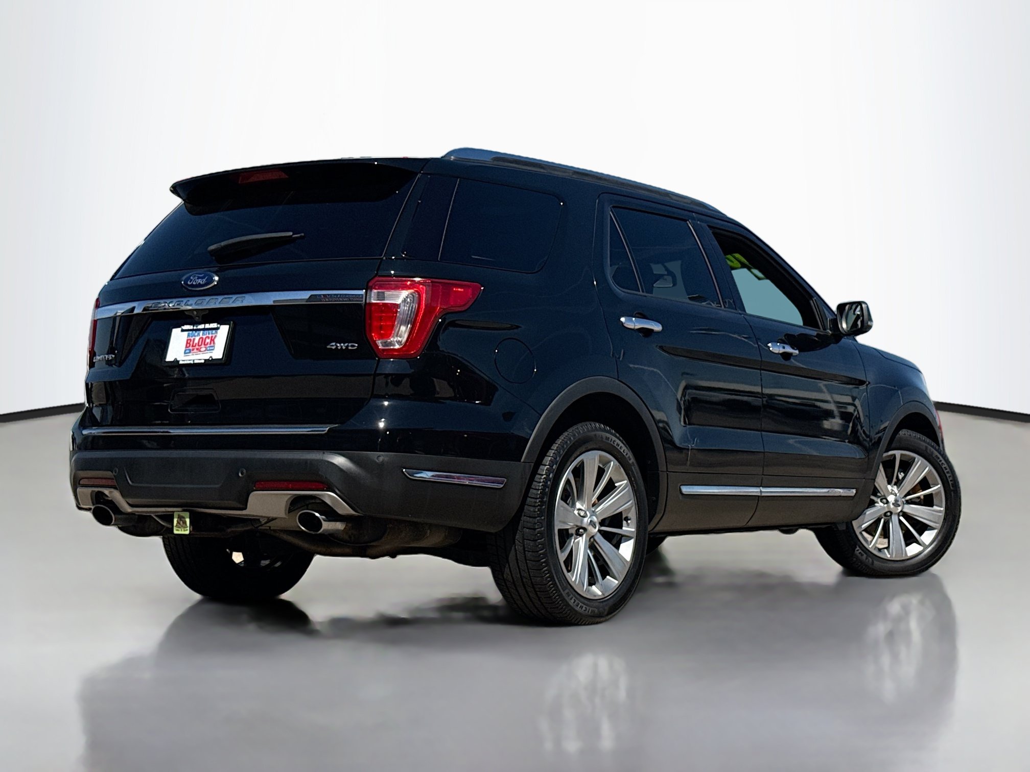 Used 2018 Ford Explorer Limited AWD/4WD image 2