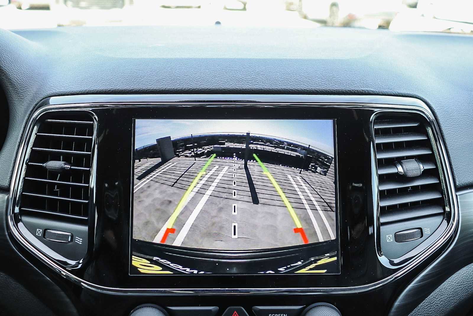 Used 2022 Jeep Grand Cherokee Laredo X image 24