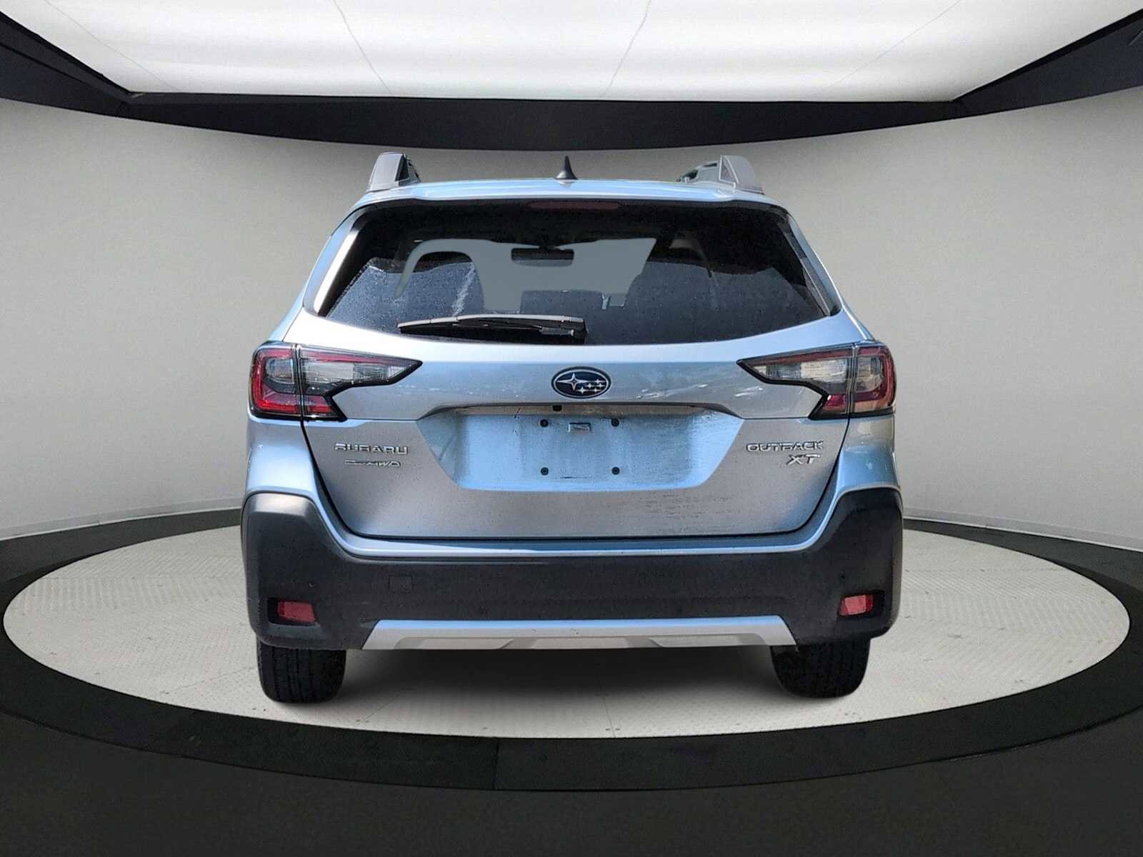 Used 2023 Subaru Outback Limited XT AWD/4WD image 7