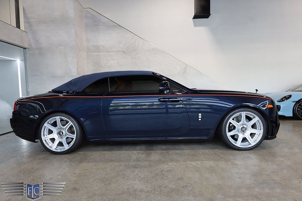 Used 2017 Rolls-Royce Dawn image 45
