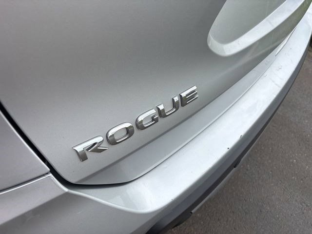 Used 2020 Nissan Rogue SV FWD image 46