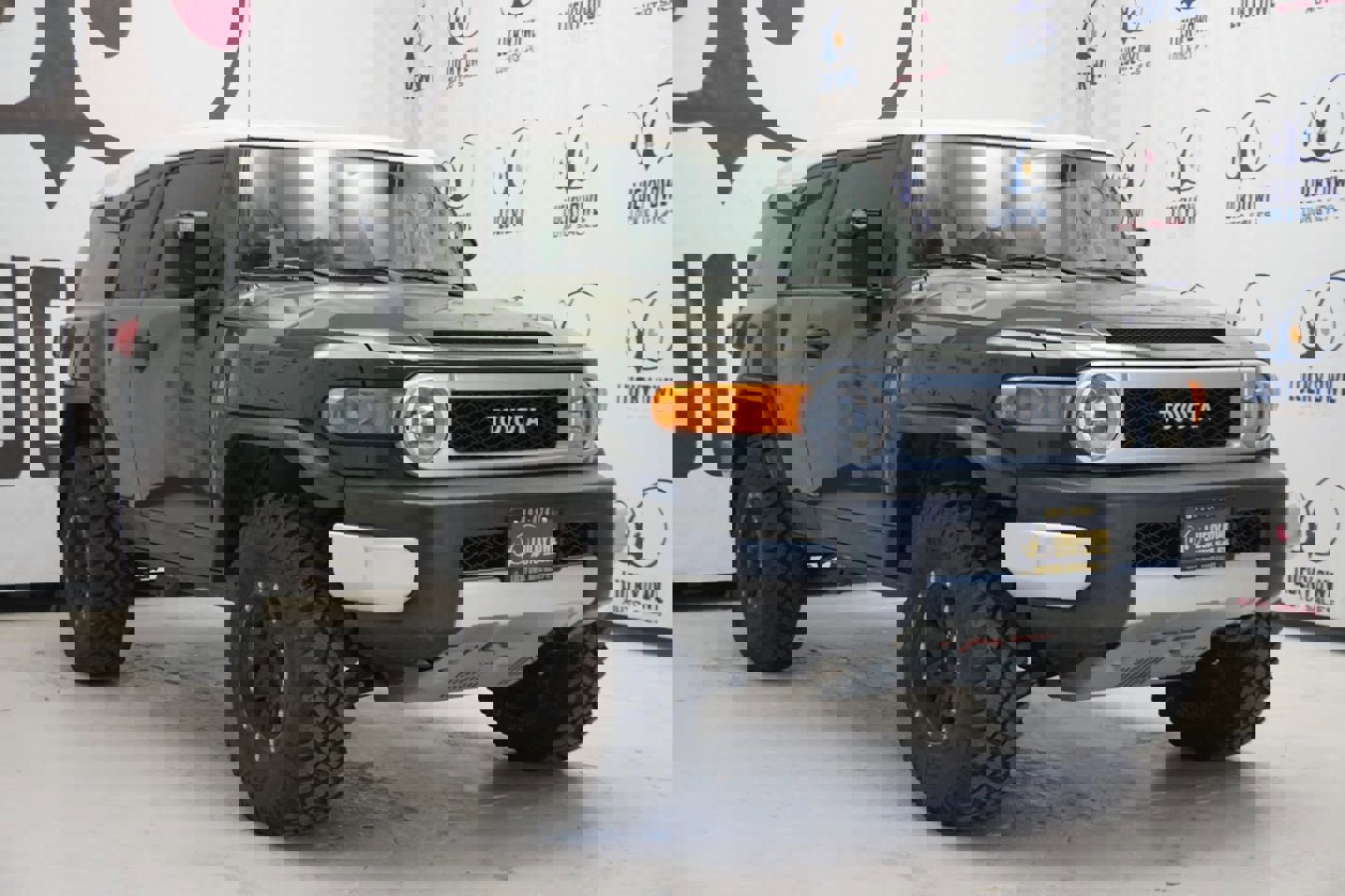 Used 2013 Toyota FJ Cruiser 4WD image 3