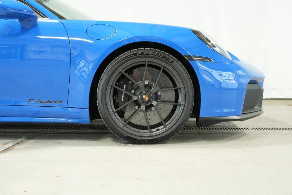 Used 2026 Porsche 911 Carrera GTS image 41