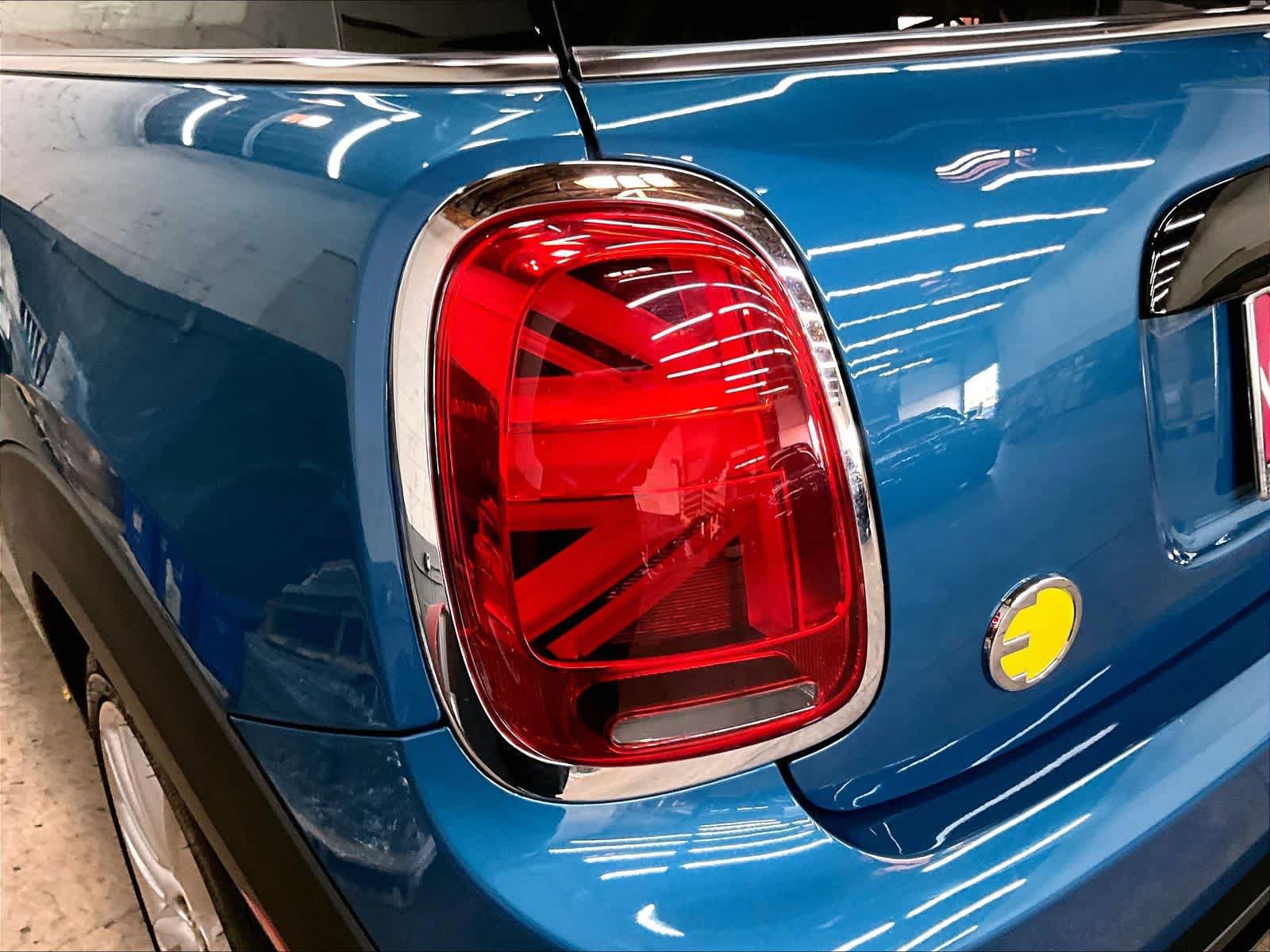 Used 2024 MINI Cooper SE FWD image 32