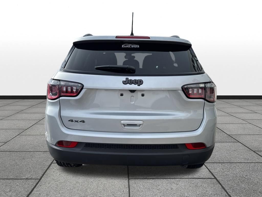 New 2026 Jeep Compass Latitude AWD/4WD image 4
