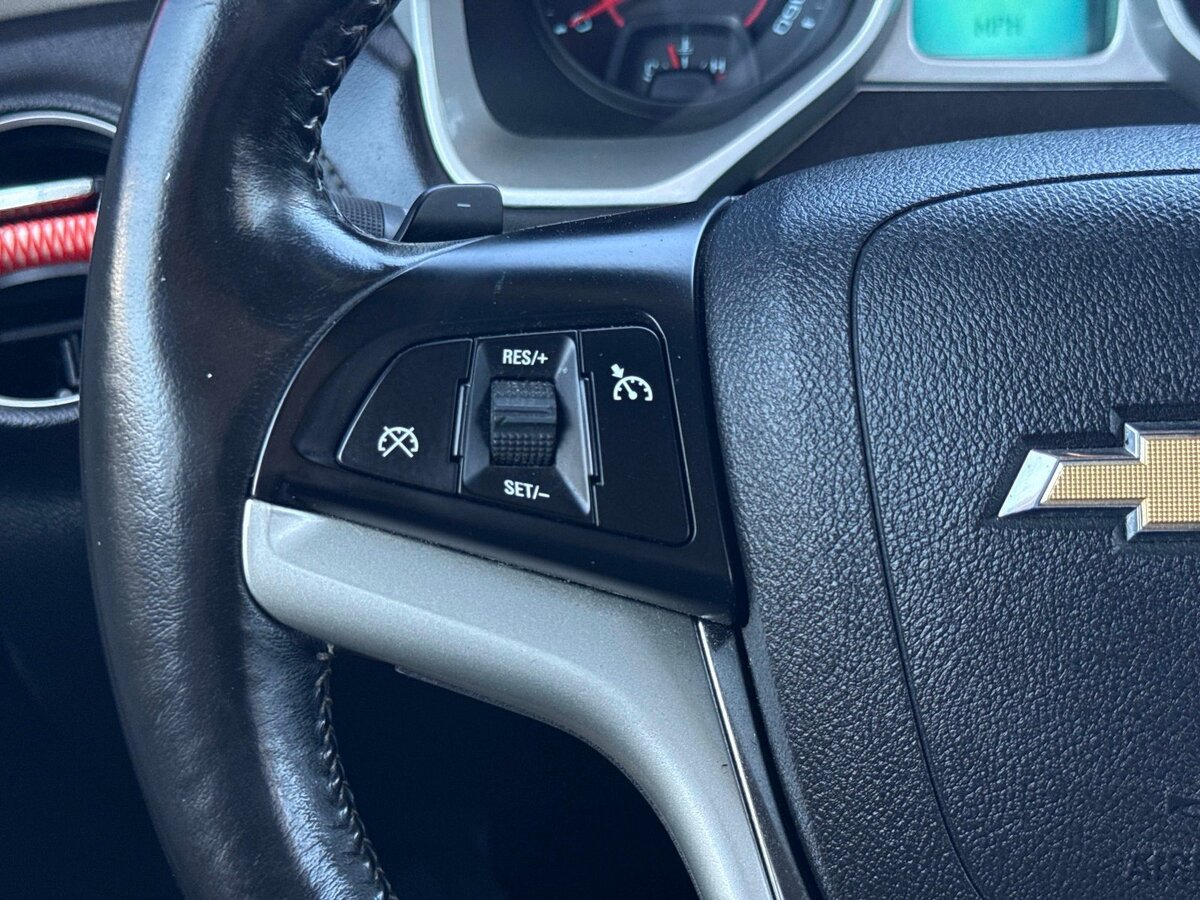 Used 2015 Chevrolet Camaro LT RWD image 22