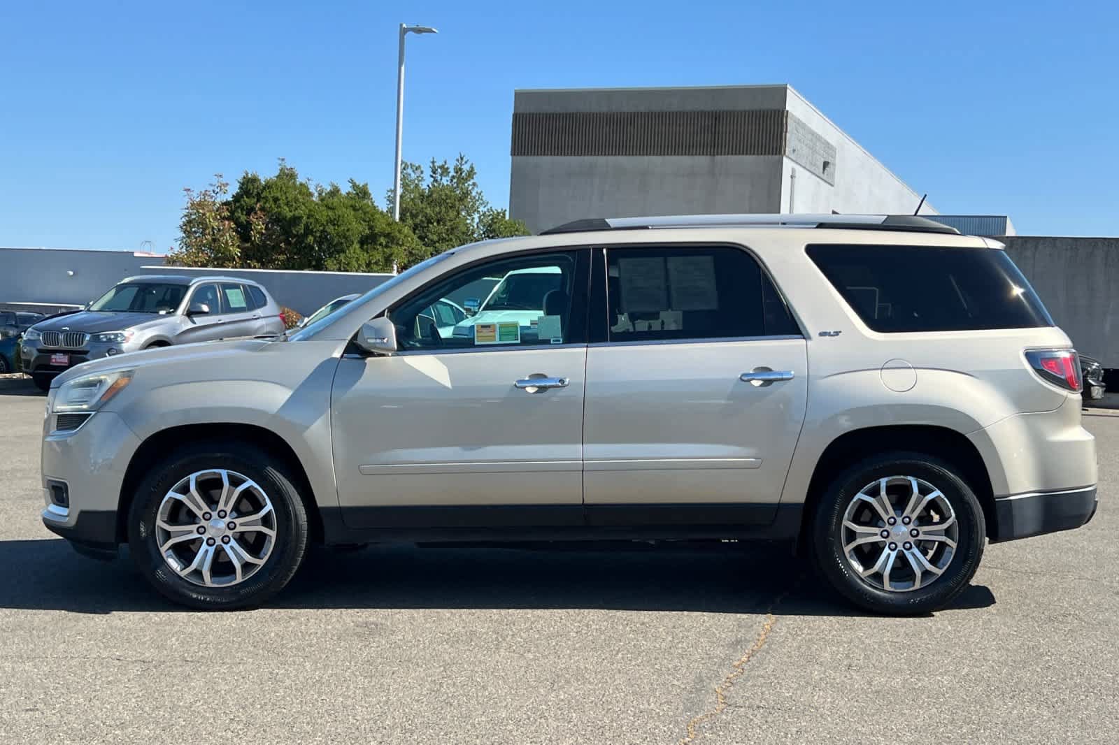 Used 2016 GMC Acadia SLT w/ Open Road Package AWD/4WD image 9