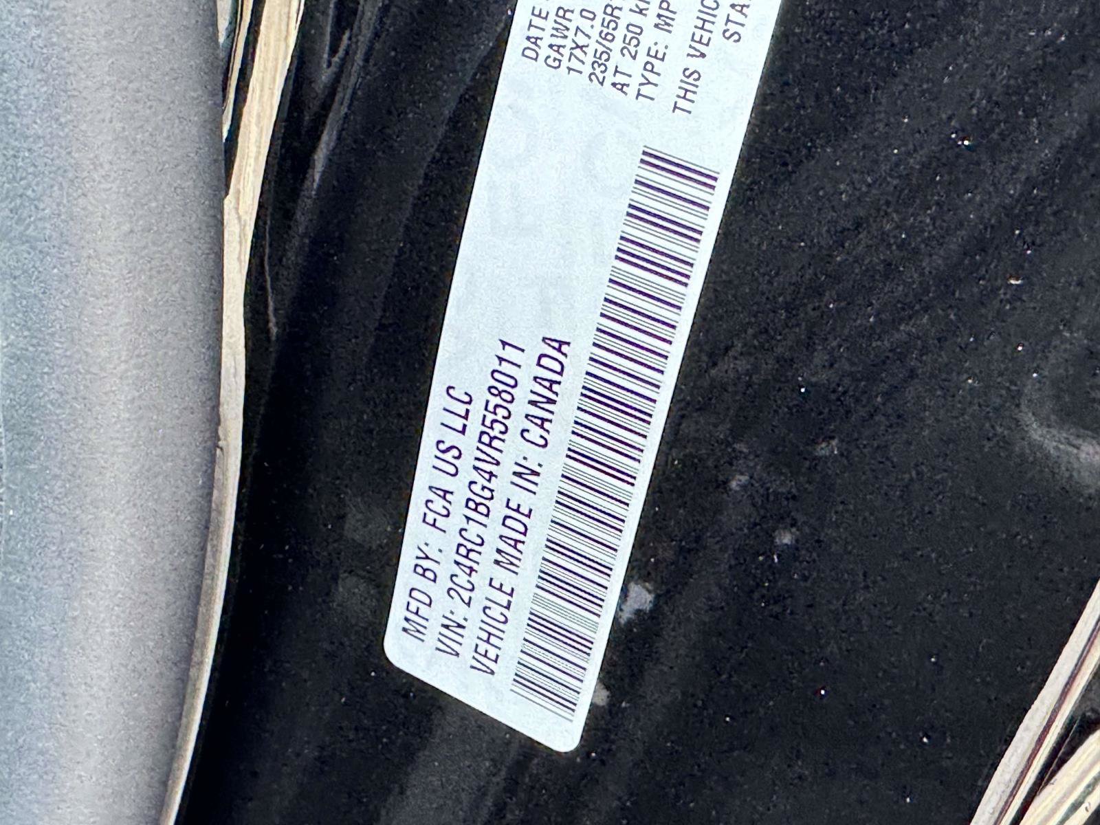Used 2027 Chrysler Pacifica Select w/ Family Tech Group FWD image 34