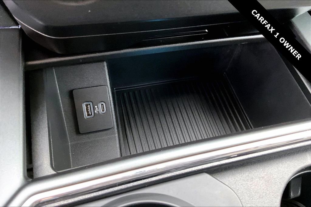 Used 2022 Ford F250 XLT w/ Black Appearance Package image 16