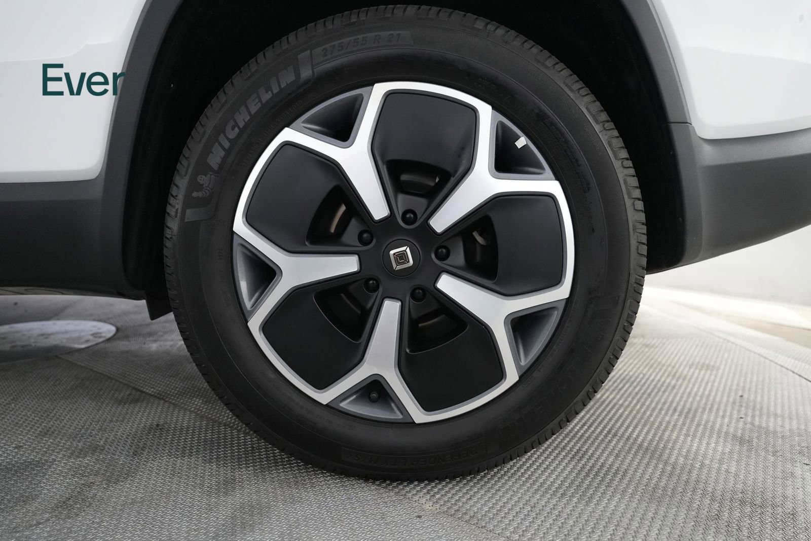 Used 2024 Rivian R1S Adventure image 9