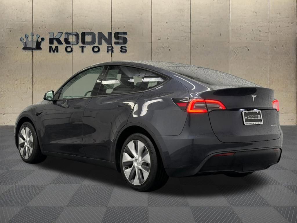 Used 2024 Tesla Model Y Long Range image 6