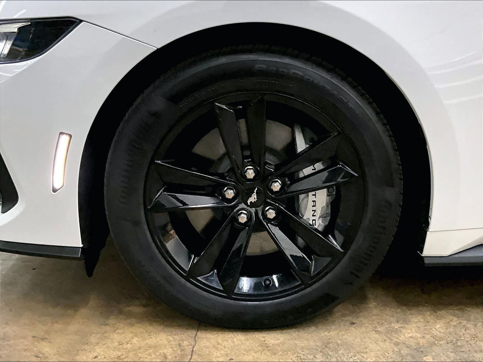 Used 2025 Ford Mustang GT RWD image 12