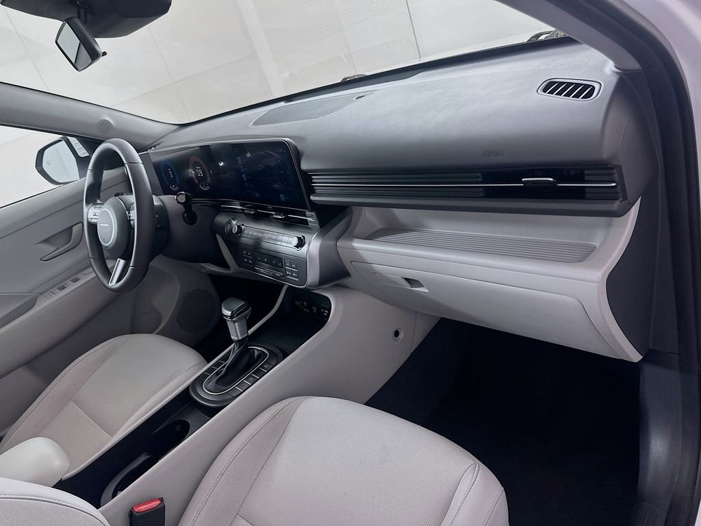 Certified 2025 Hyundai Kona SEL image 28