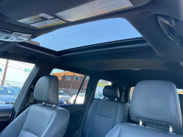 Used 2022 Lexus GX 460 Premium w/ Accessory Package image 22