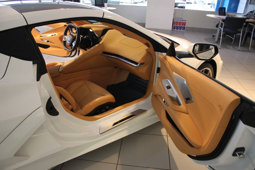 Used 2023 Chevrolet Corvette Stingray Premium Cpe w/ Z51 Performance Package image 7