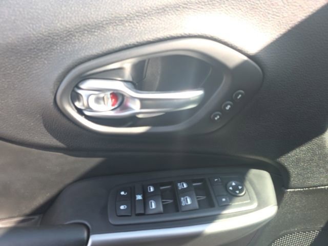 Used 2020 Jeep Cherokee High Altitude image 10