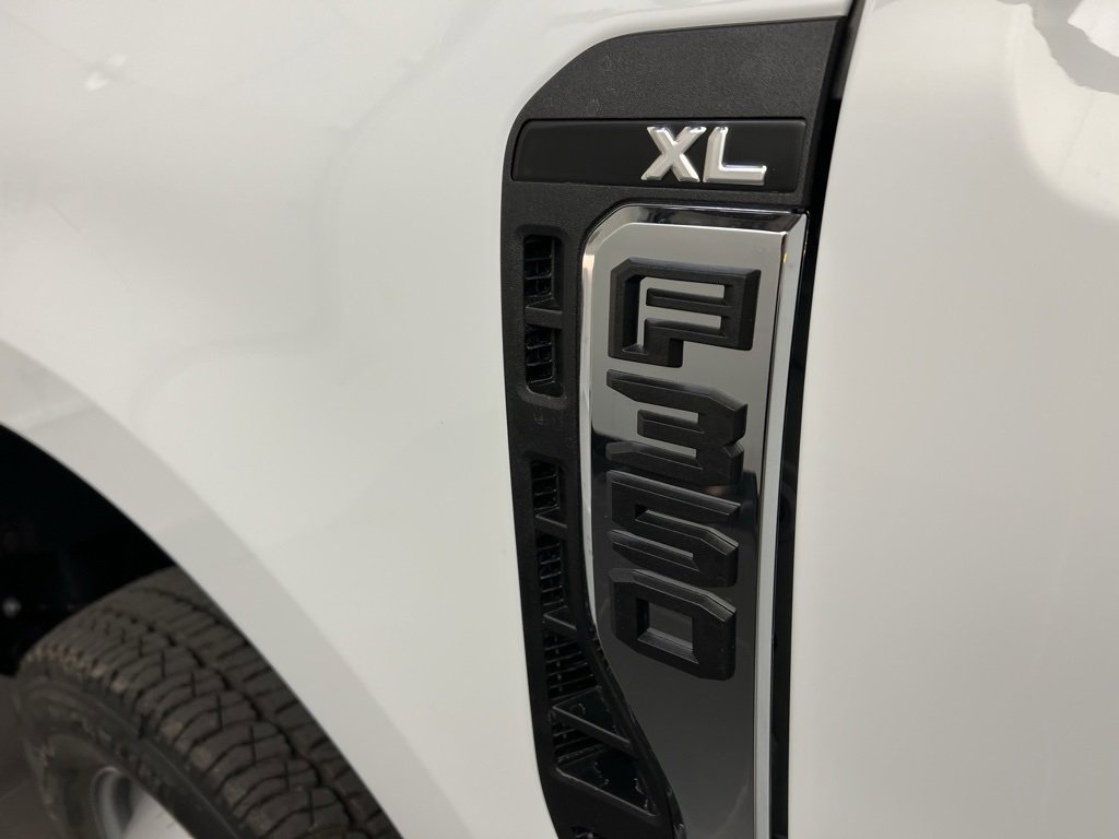 New 2026 Ford F350 XL w/ XL Chrome Package image 35