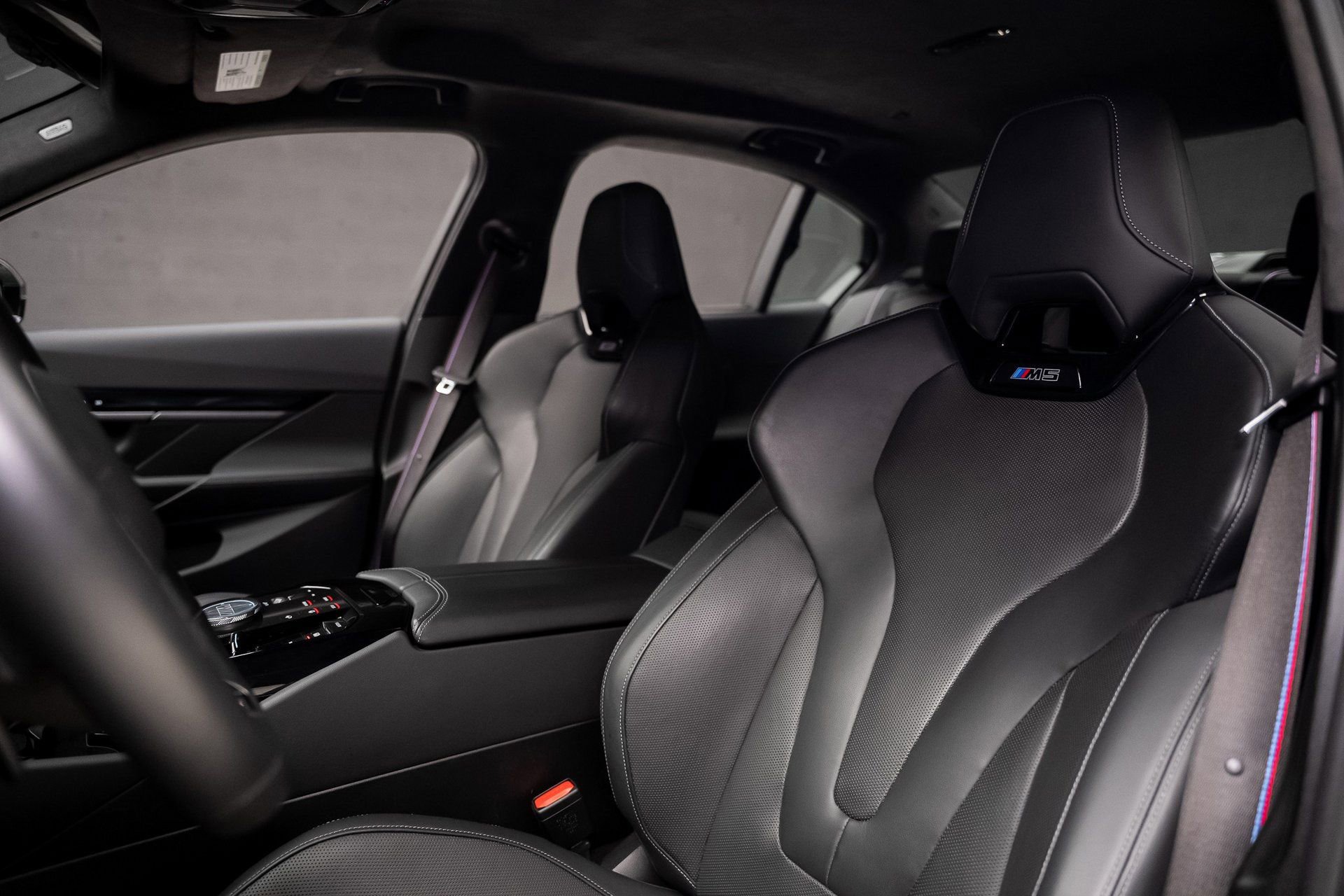 Used 2025 BMW M5 w/ Carbon Package image 66