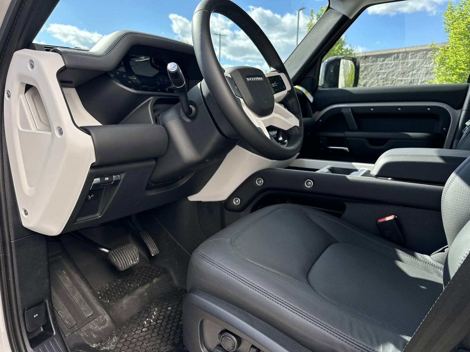 New 2026 Land Rover Defender 110 S AWD/4WD image 11