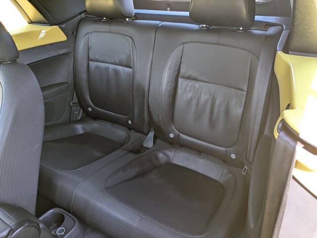 Used 2015 Volkswagen Beetle 1.8T FWD image 23