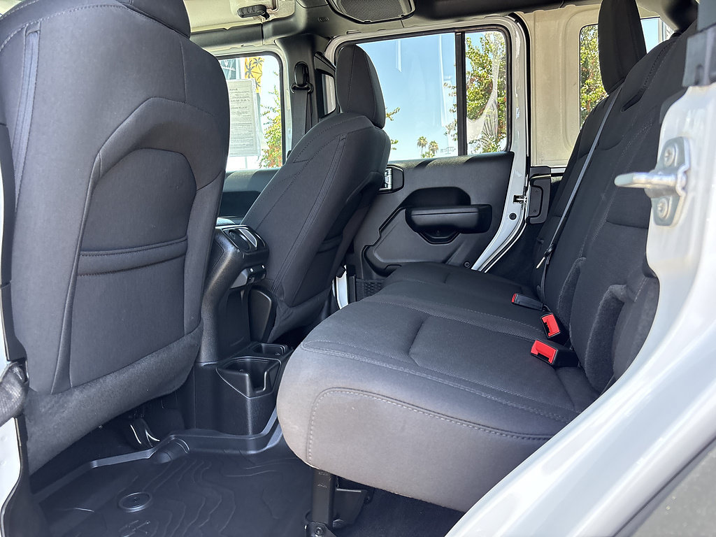 Used 2023 Jeep Wrangler Unlimited Sport AWD/4WD image 19