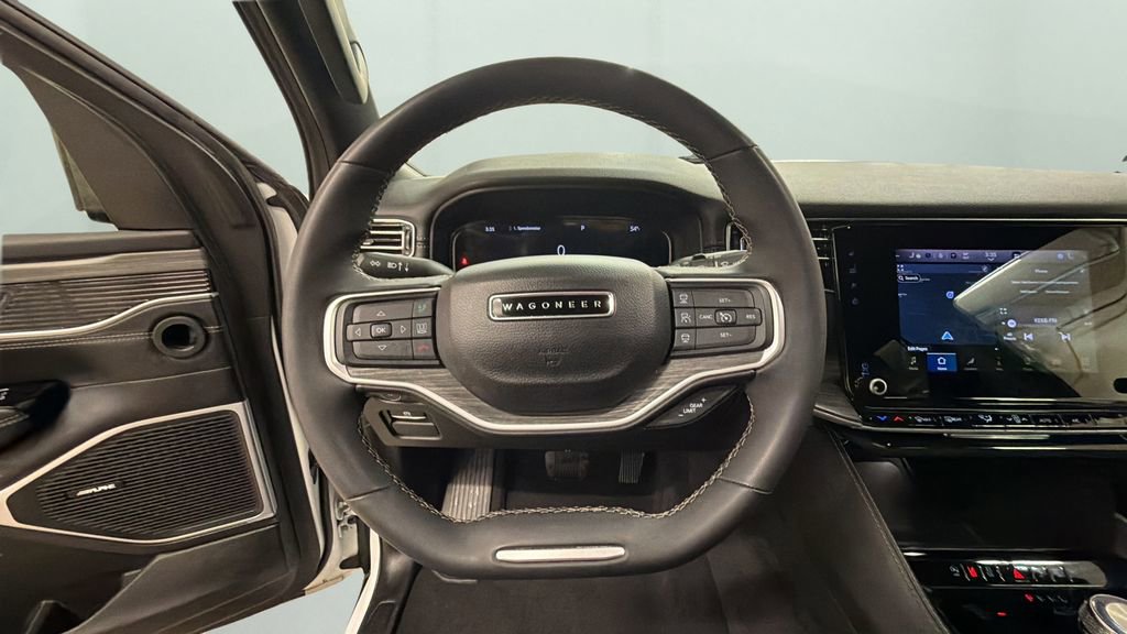 Used 2024 Jeep Wagoneer Series III AWD/4WD image 12