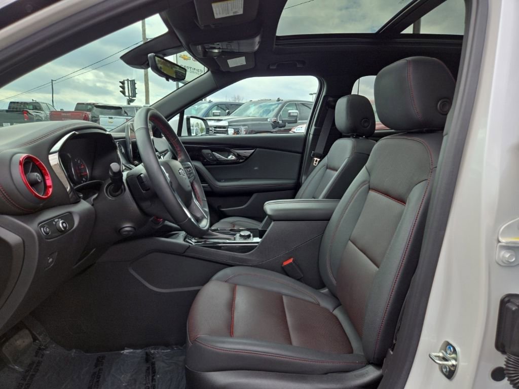 Certified 2025 Chevrolet Blazer RS w/ Driver Confidence II Package AWD/4WD image 12