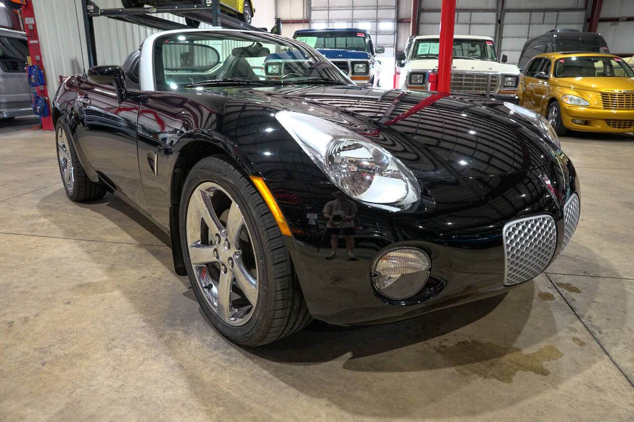 Used 2006 Pontiac Solstice Convertible w/ Premium Package RWD image 12